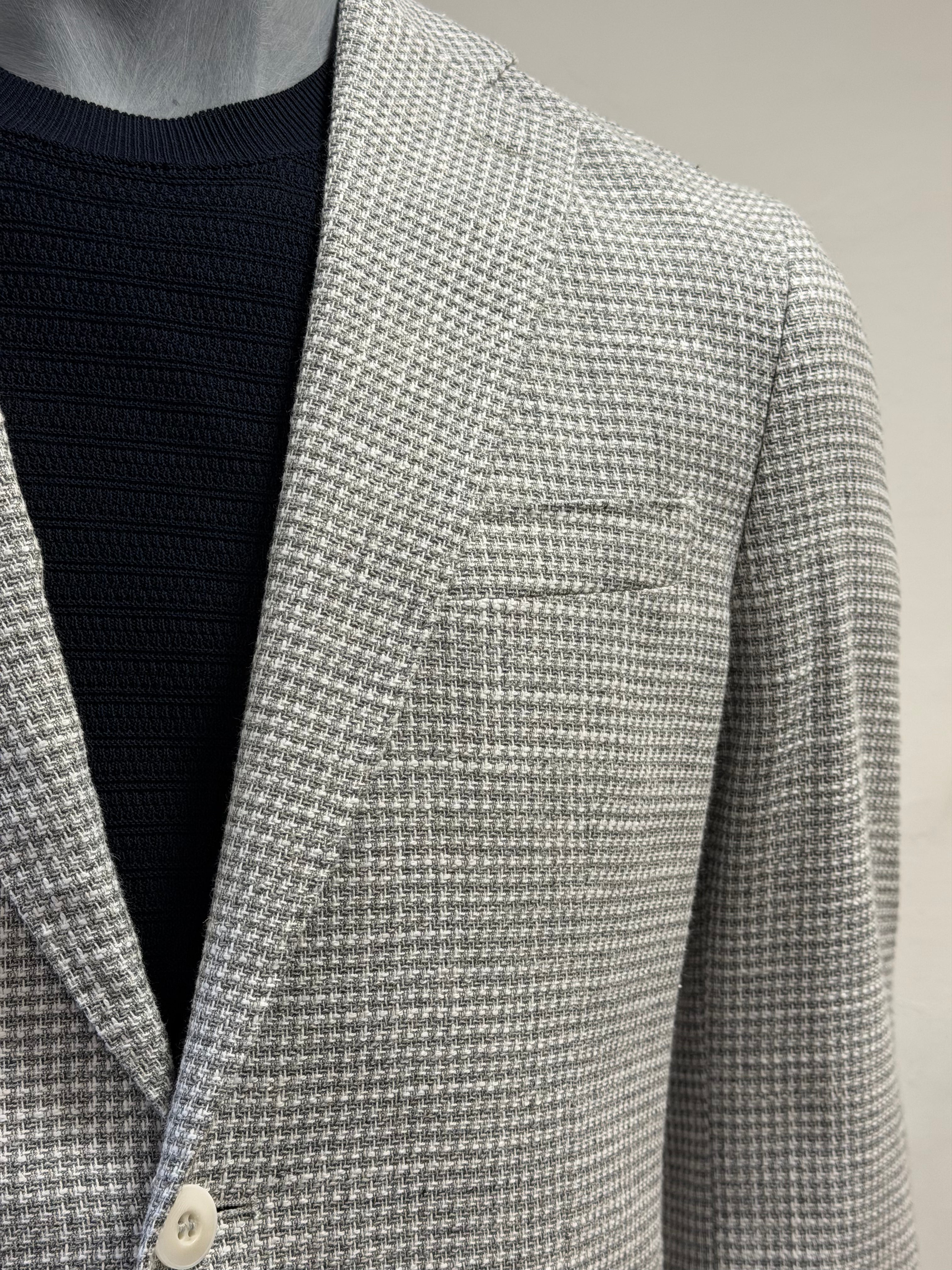 Jakke unkonstrueret med påsyet lommer